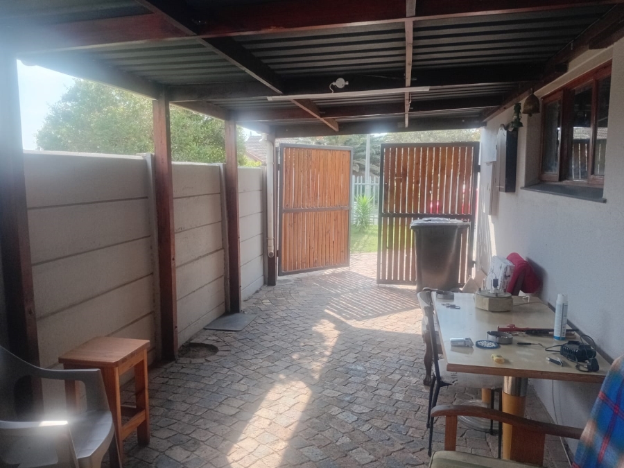 To Let 3 Bedroom Property for Rent in Strandvale Western Cape